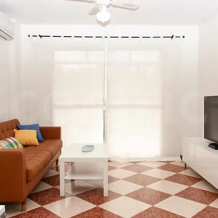 Apartment Piso En Barrio Tradicional Malagueno By Centric