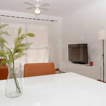 Piso En Barrio Tradicional Malagueno By Centric