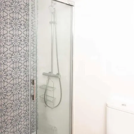 Piso En Barrio Tradicional Malagueno By Centric
